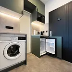Cozy Emerald Pressburg